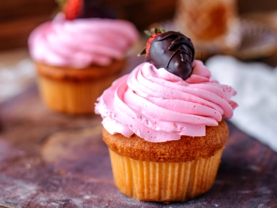cupcake de fresa con chocolate